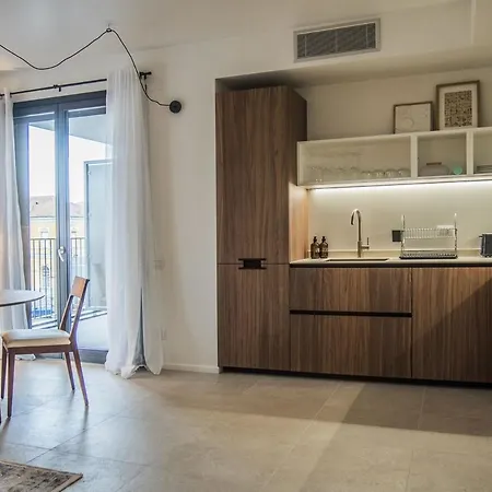 Nest - A Stone's Throw From M4 Metro *