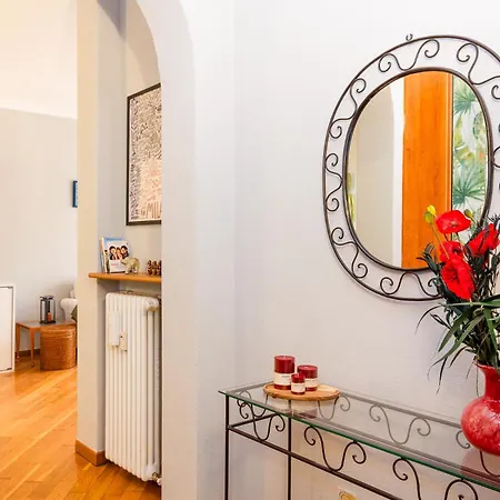 Two-room Flat In Near The Duomo * Μιλάνο