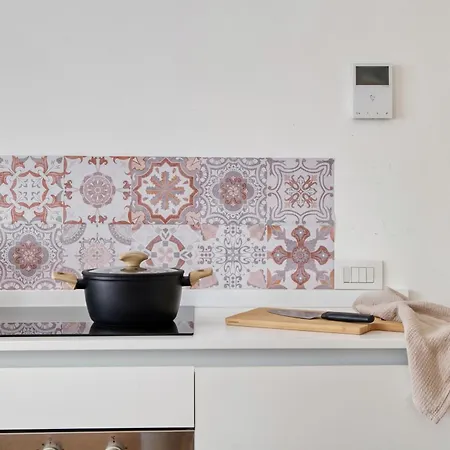 Apartamento 1-br Flat In Porta Romana - Duomo 6 Min M3 Milão