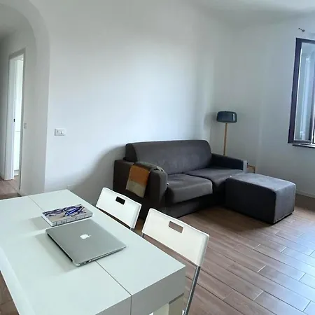 Bright 70sqm Navigli Flat With Ac & Design * Milão