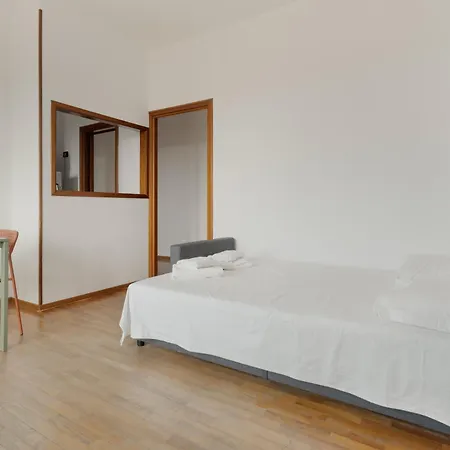 Guesthost - Comfy Balcony Flat Affori Mm3 شقة ميلان