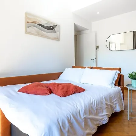 Duomo 15 Min Walk - Historic Center - 2 Bedrooms With Terrace * Milánó
