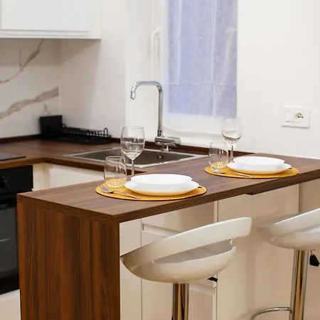 Ego House Moscova A 10 Minuti Dal Duomo, Appartement *