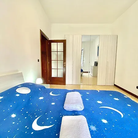 Appartement Famagosta Home, Navigli Style, In Contesto Silenzioso E Vicino M2 Famagosta, Direttamente Per Navigli, Stazione E Assago Forum Milan