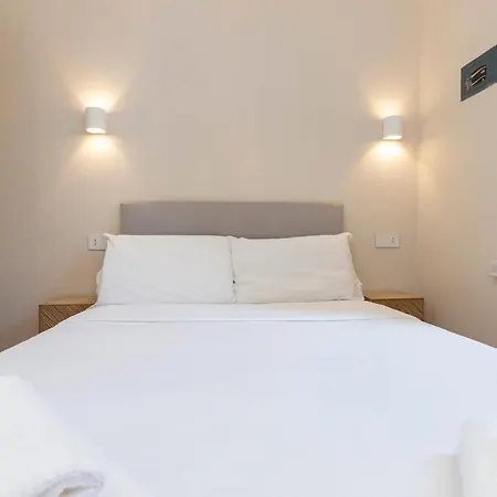 Xenia - 2 In Via Teodosio 60 Apartman