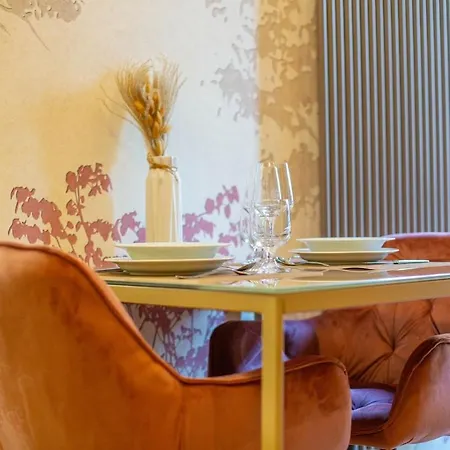 Apartment Luxury In The Center 1bedroom With Ac And Balcony Milan