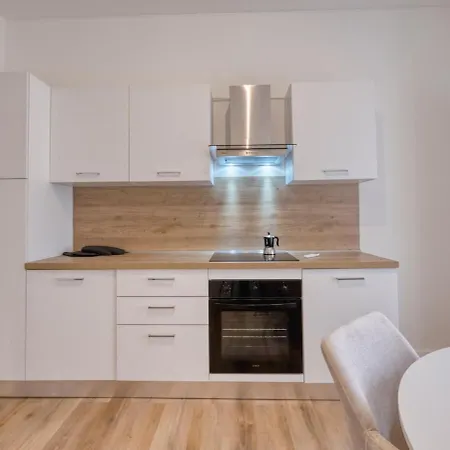 Appartamento Xenia - 3 In Via Lepontina 9