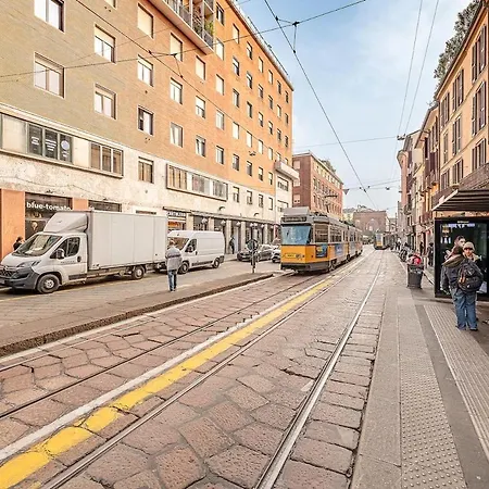 In The Heart Of Milan, Just A Short Walk From The Duomo! * ميلان