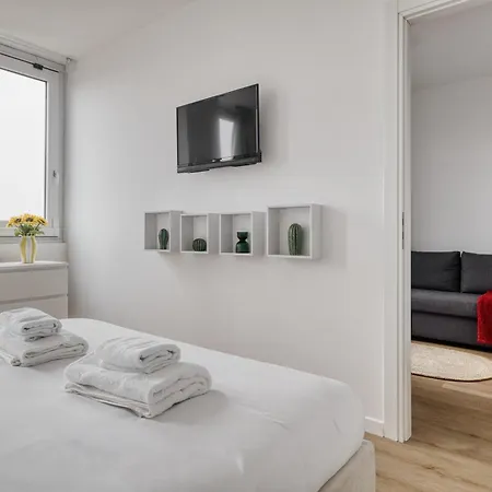 New-build Bright & Quiet 1-br Flat With Balcony *