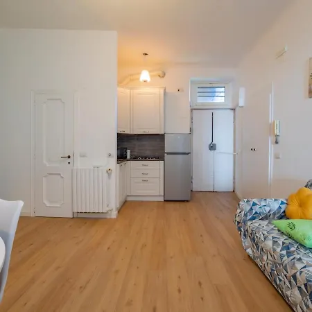 Apartman Xenia - 2 In Pietro Custodi 10