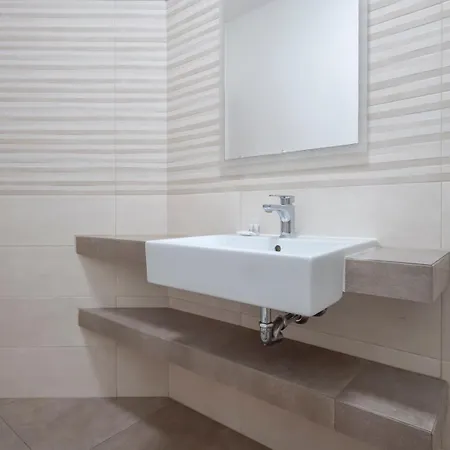 I-host - Pasubio 10 Appartement *