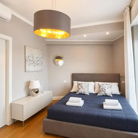 Two Bedroom With Views In Porta Venezia Apartamento *