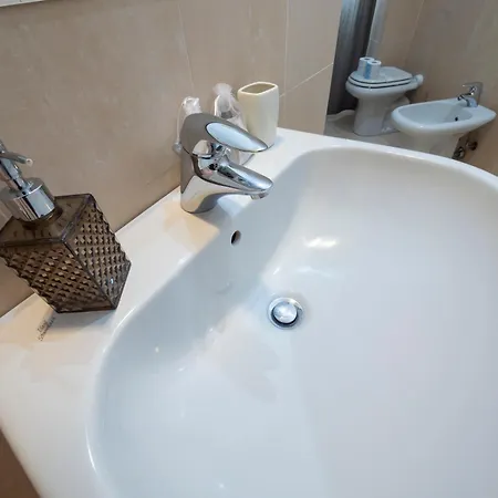 Charme D'epoca Con Terrazzino A Porta Venezia Appartamento *