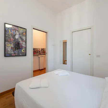 Appartamento Charme D'epoca Con Terrazzino A Porta Venezia Milano