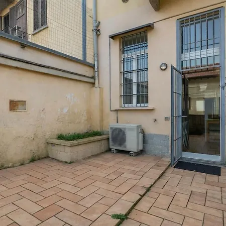 Elegant Loft Con Giardino In Citta - Scooter Park Apartman *