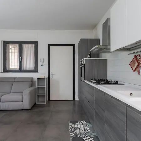 Xenia - 2 In Via Ampola 5 * Milánó
