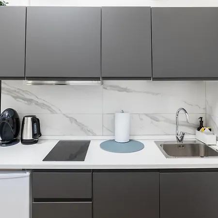 Emerald House - Station 700m Apartament