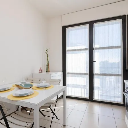 Large Duplex With Private Terrace Gluck *
