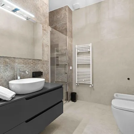 Spazioso Con Parcheggio Privato In Zona Navigli Appartement *