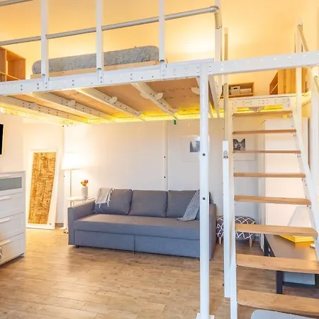 Loft Chic In The Prada Foundation Appartement Milan