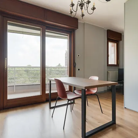 Guesthost - Bright Terrace X2 Affori Mm3