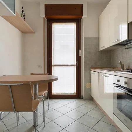 Guesthost - Comfy Flat X4 Near Abbiategrasso Mm2 Milánó