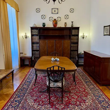 Elegant In Tortona Design District
