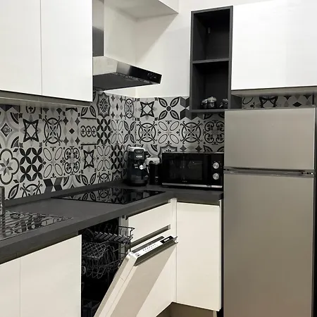 G House - Design E Comfort A - M4 Frattini Per Areoporto Linate *