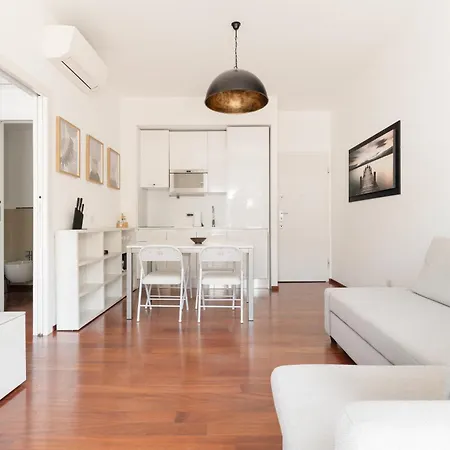 Guesthost - Bright Balcony Flat X4 Gioia Mm2 شقة