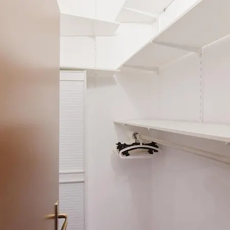 Gohost - Charming And Bright Flat Next To Porta Romana ميلان