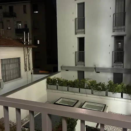 Stylish Modern 2-bedroom In *
