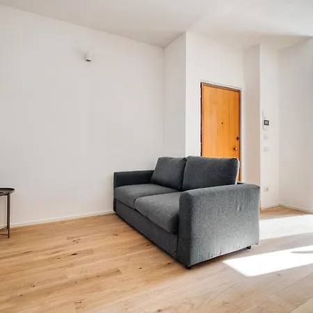 Just Urban - Brand New Life - 1 Min M1 Metro Appartamento Milano