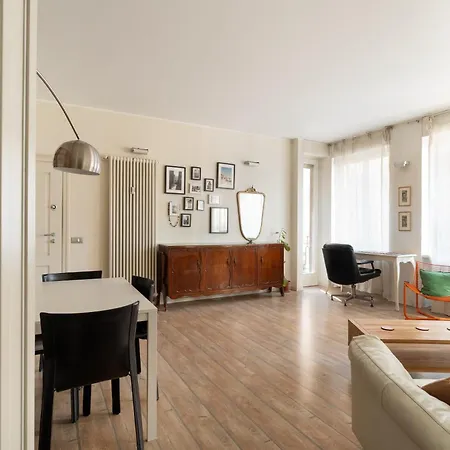 Apartamento Guesthost - Cozy Balcony Flat X2 Porta Garibaldi *