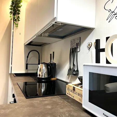 Lägenhet Elegant And With Terrace, 15 Min From Navigli And The Center Milano