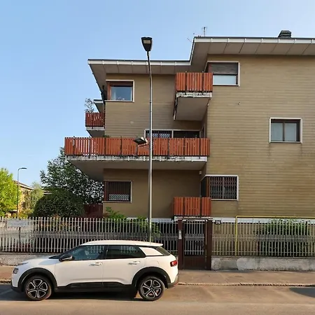 The Urban Nest One-bedroom Near M1 *