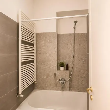 And Quite Flat With 2bdr, 2bath, Self Checkin Connected To Linate And Duomo In 5 Mins Appartement Milan