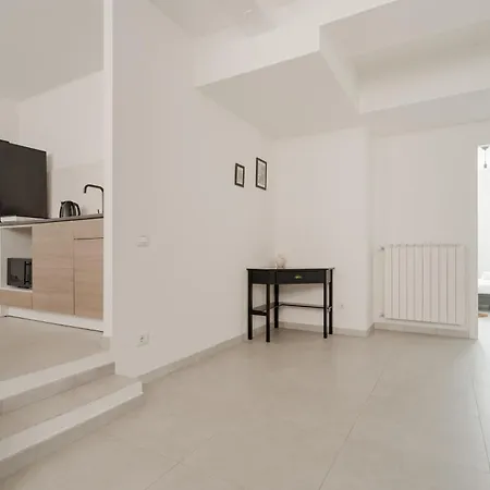 Guesthost - Comfy X4 Tolstoj Mm4 Appartement Milaan