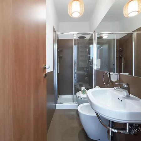 I-host - Stylish 1br Near Duomo & Navigli Μιλάνο