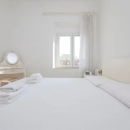 I-host - Stylish 1br Near Duomo & Navigli Μιλάνο