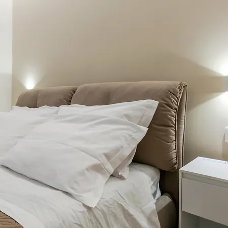 Petraz Station Apartman *