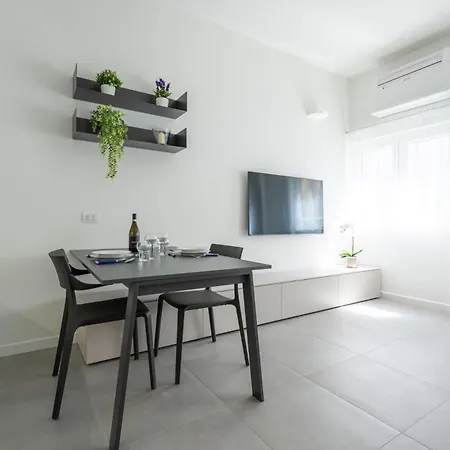 Guesthost - Comfy Near Cenisio Mm5 شقة *