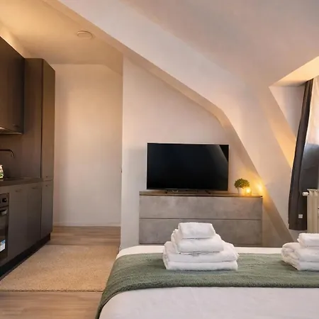 Bright Modern Loft In The Crocetta Area Apartamento Milão
