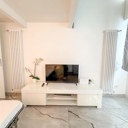 Διαμέρισμα Accogliente Loft Su Due Livelli A - Metro M1 *