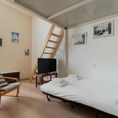 Guesthost - Modern X5 In Porta Romana Milan