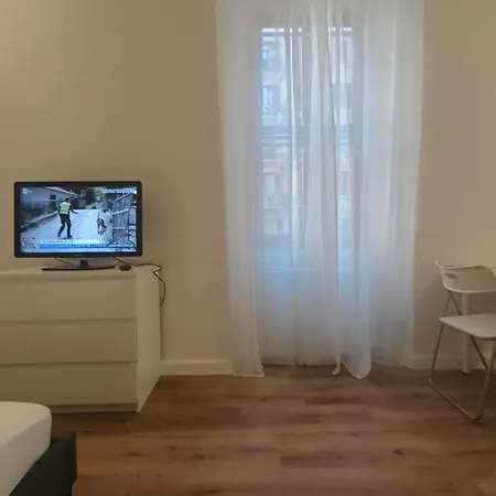 Urban In Shopping Area, Metro M1 With Self Check-in Apartman Milánó