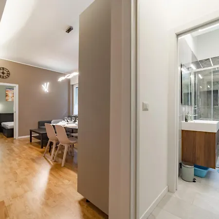 Appartamento 5 Min Car From Station, With 2 Bedrooms Milano