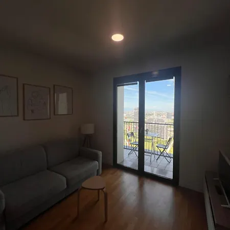 Skyline - A 22nd-floor ميلان