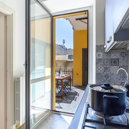 Duomo 15 Min Walk - Historic Center - 2 Bedrooms With Terrace Lejlighed *