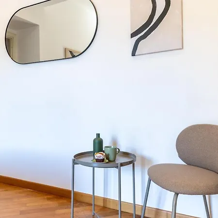 Apartman Duomo 15 Min Walk - Historic Center - 2 Bedrooms With Terrace *