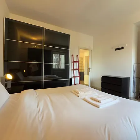 Appartement A 5-minute Walk From Lambrate Station *